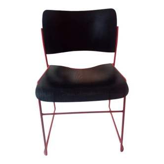 Stackable chair brand Howe, model 40/4, red lacquer base