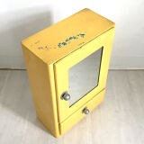 Vintage medicine cabinet 60