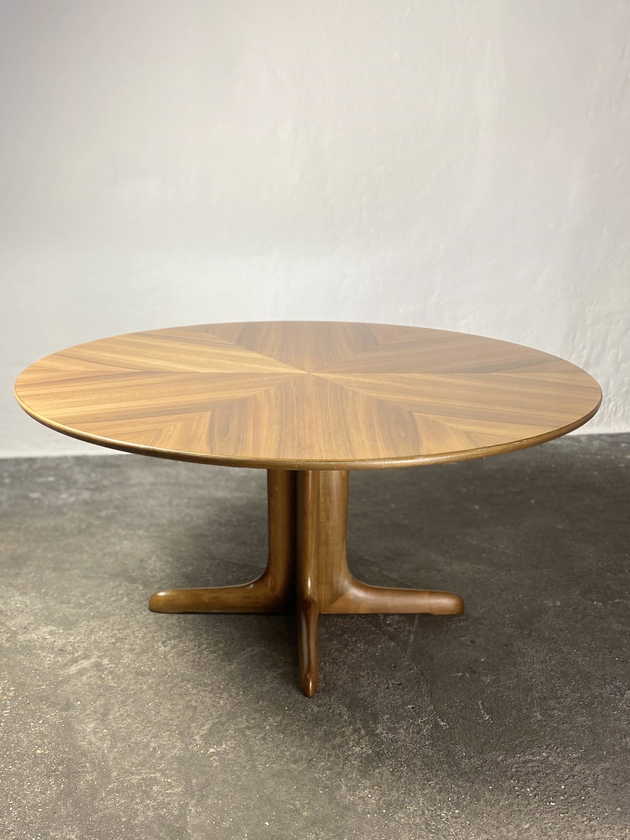 Adjustable table, Scandinavian, walnut, 1960 “Mount and Lower”.