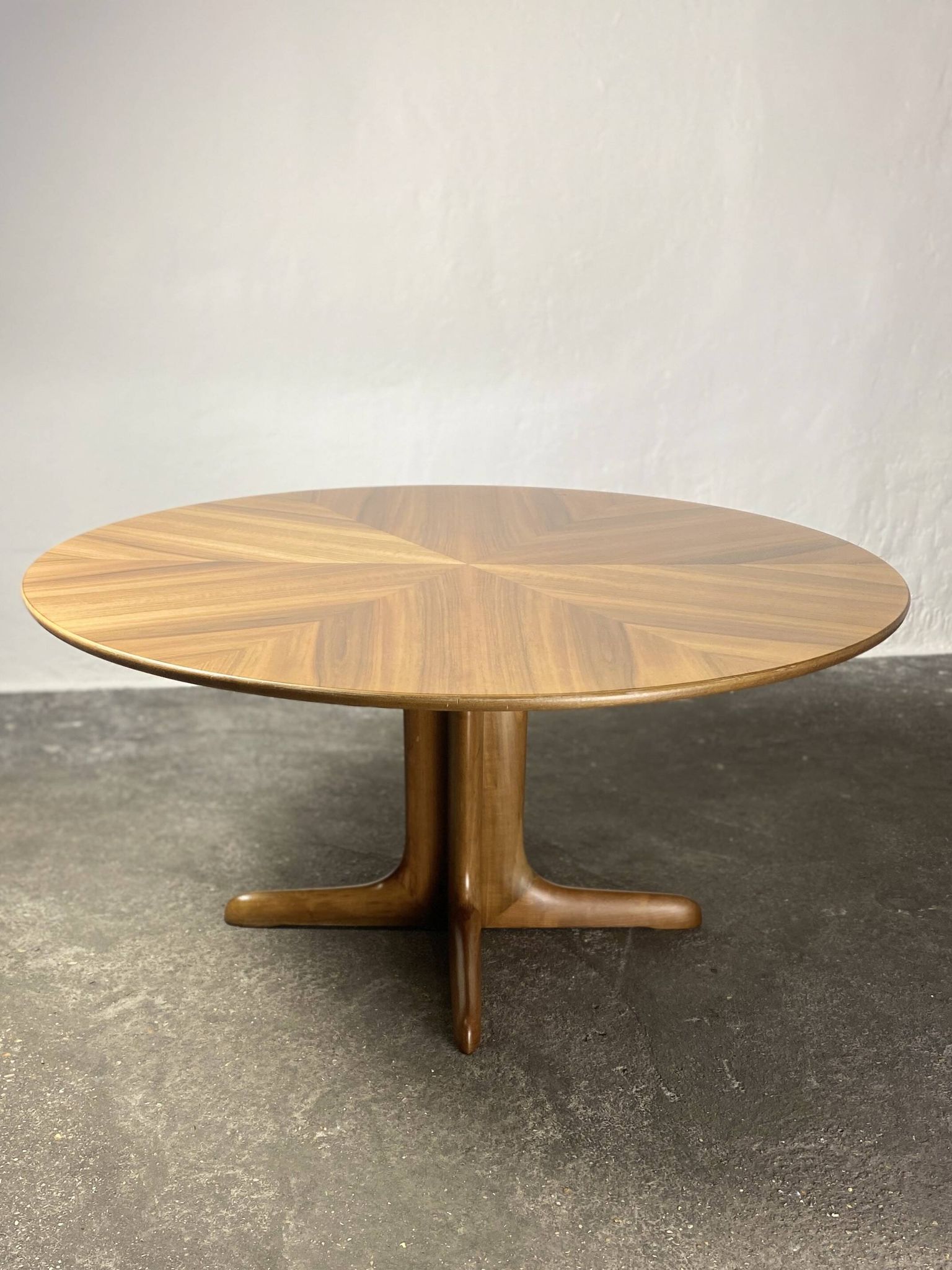Adjustable table, Scandinavian, walnut, 1960 “Mount and Lower”.
