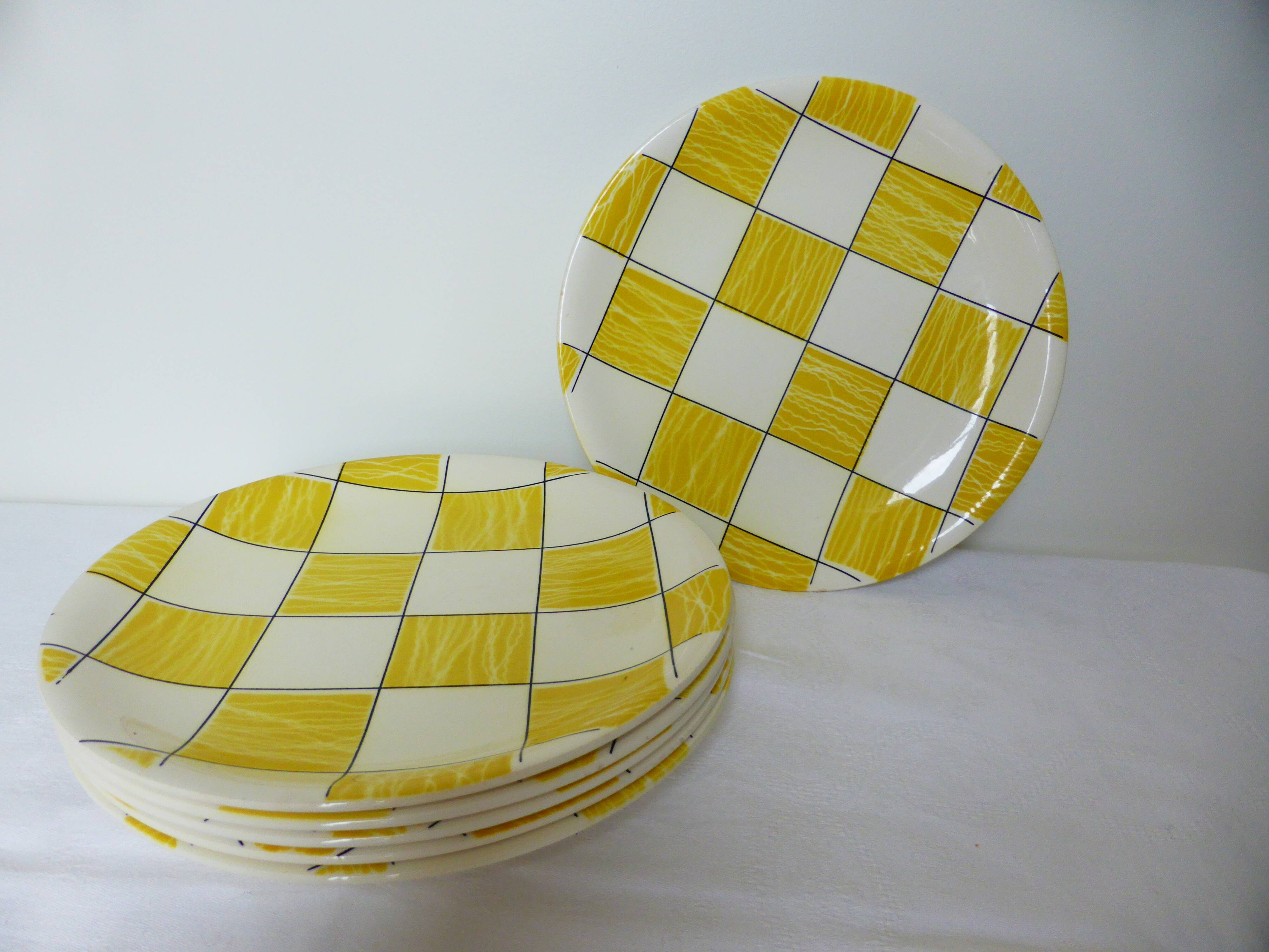 6 vintage flat plates from the Cambridge 210313 Model Salins Factory