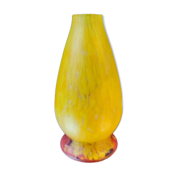 Curved vase made of glass paste