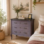 Classic commode with a violet patina.