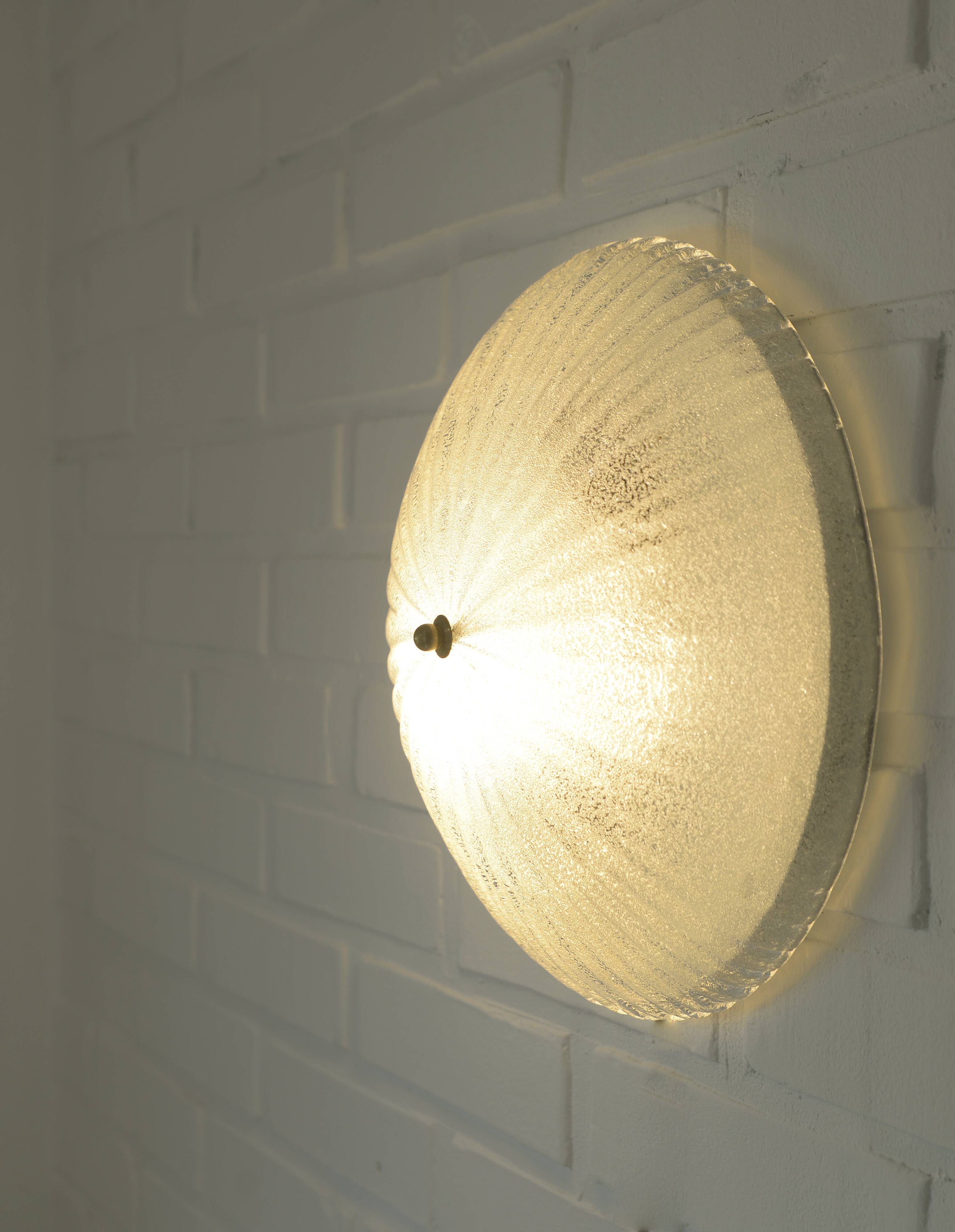 Applique murale vintage en verre soufflé à la main : plafonnier encastré style années 50