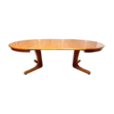 Extendable table with 2 plates