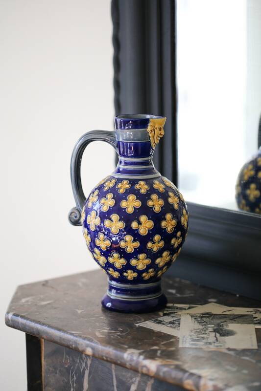 Majolica ewer in neo-Renaissance style by Minton, England 1870.