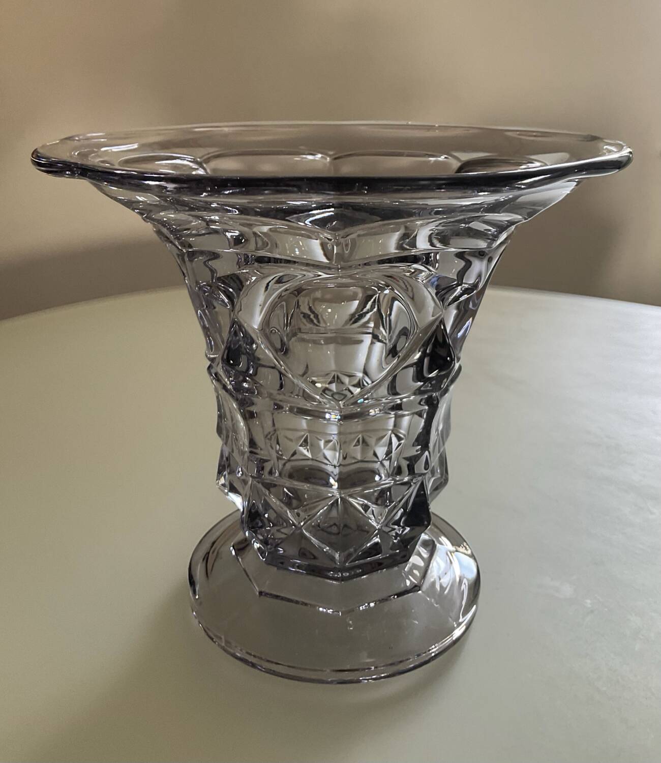 Art Deco vase in purple crystal