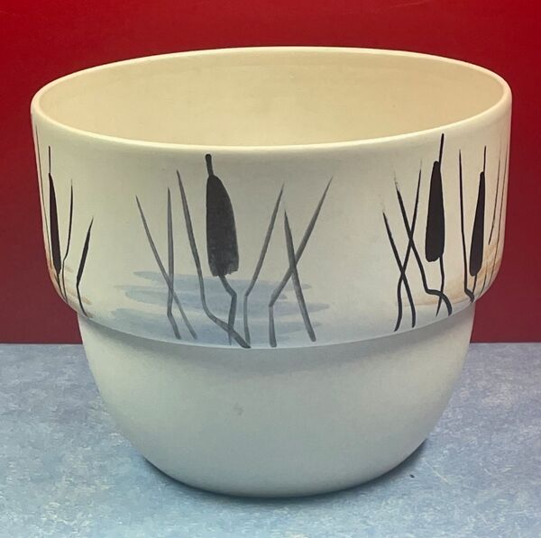 Cache pot en ceramique a decor vegetal signe (paul) milet sevres ø 19 cm h 15