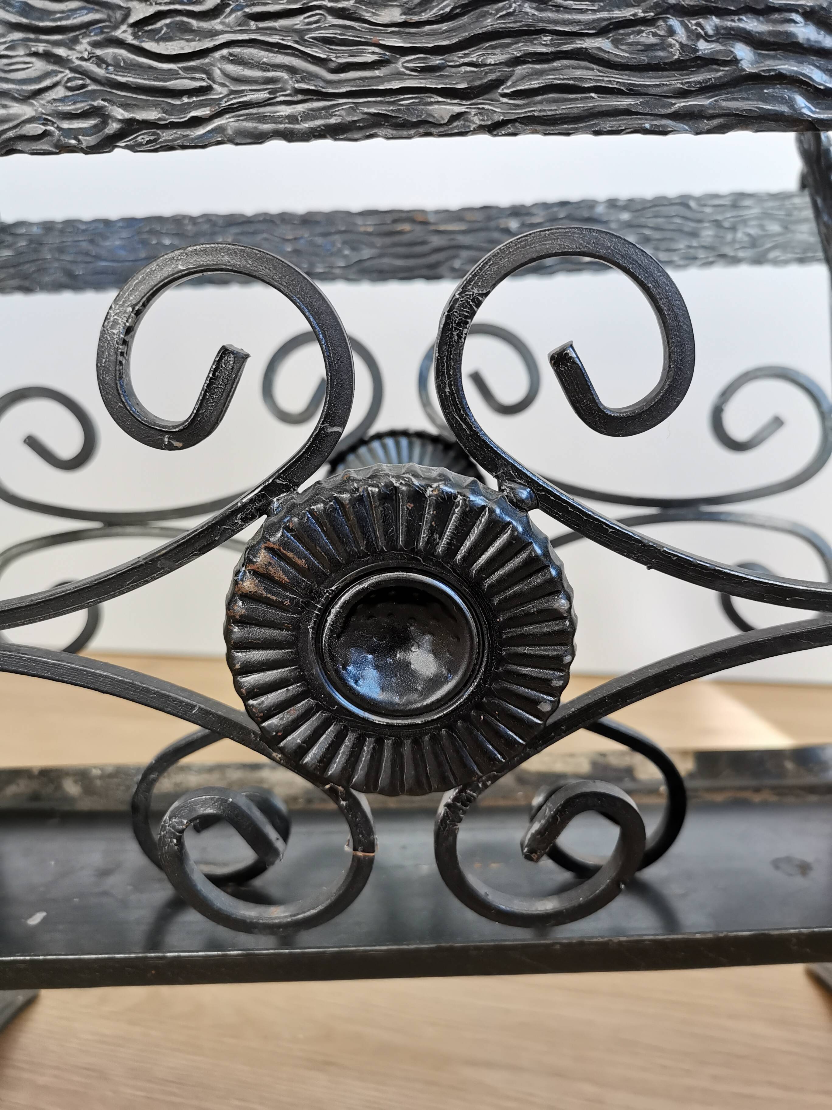 Porte-revues vintage en fonte