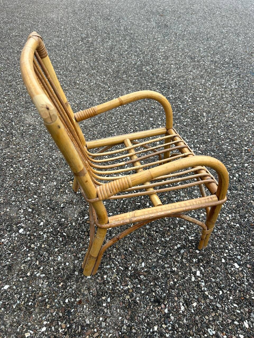 Bureau et chaise enfant en rotin