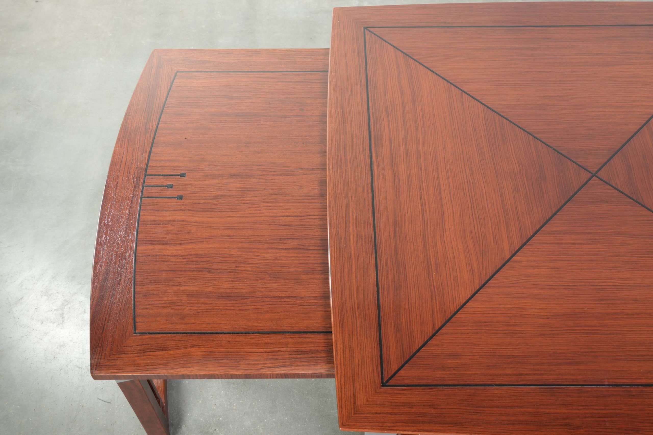 Art Deco design coffee table with extendable parts