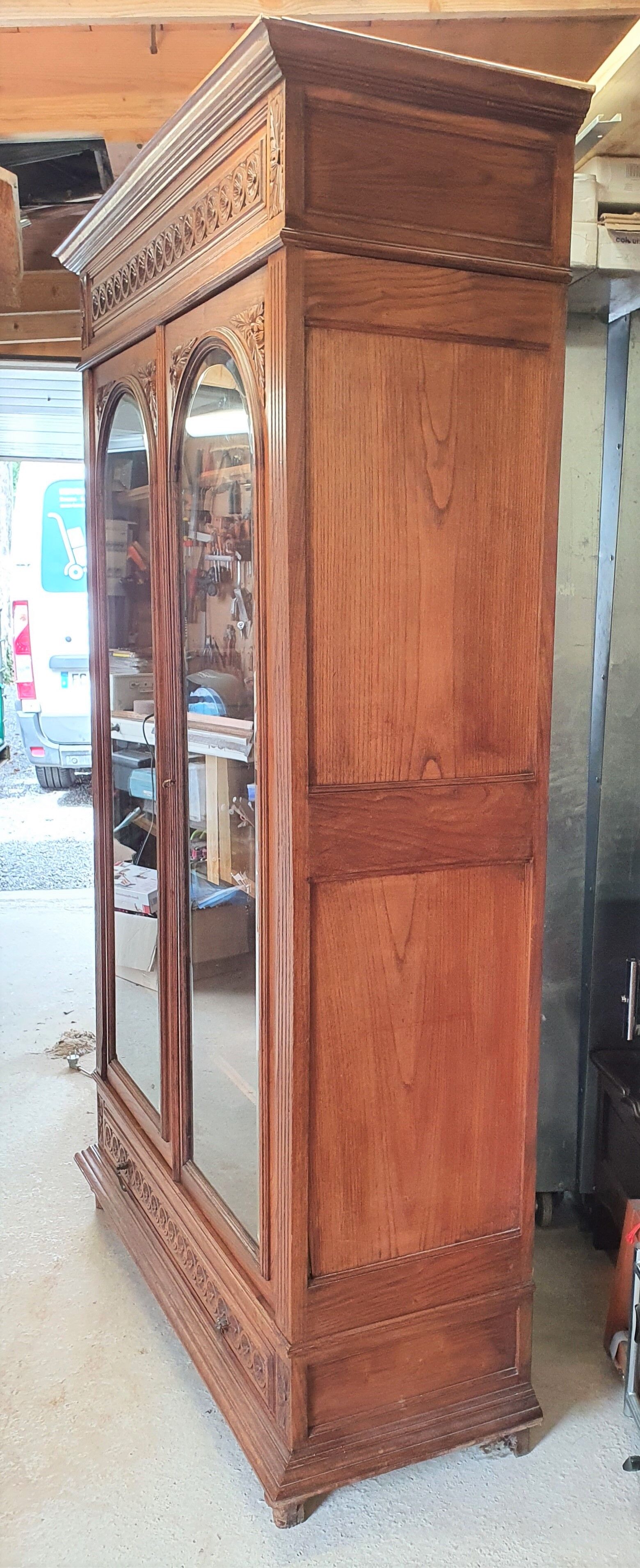 Glass cabinet