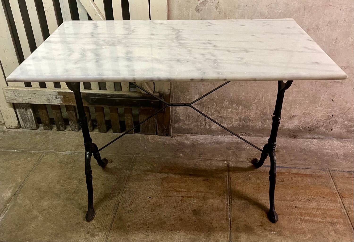 Bistro table marble top, cast iron base
