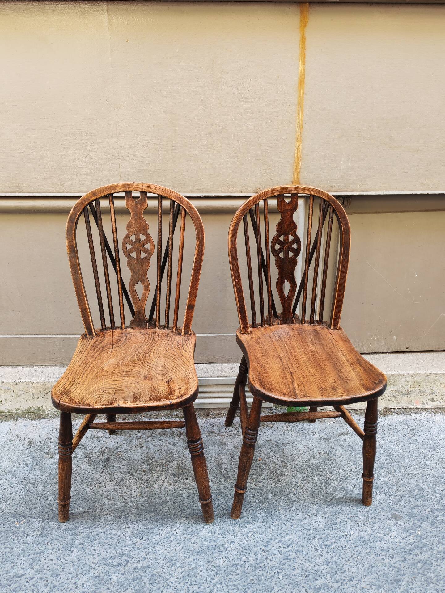 Pair of vintage Windsor chairs in solid elm