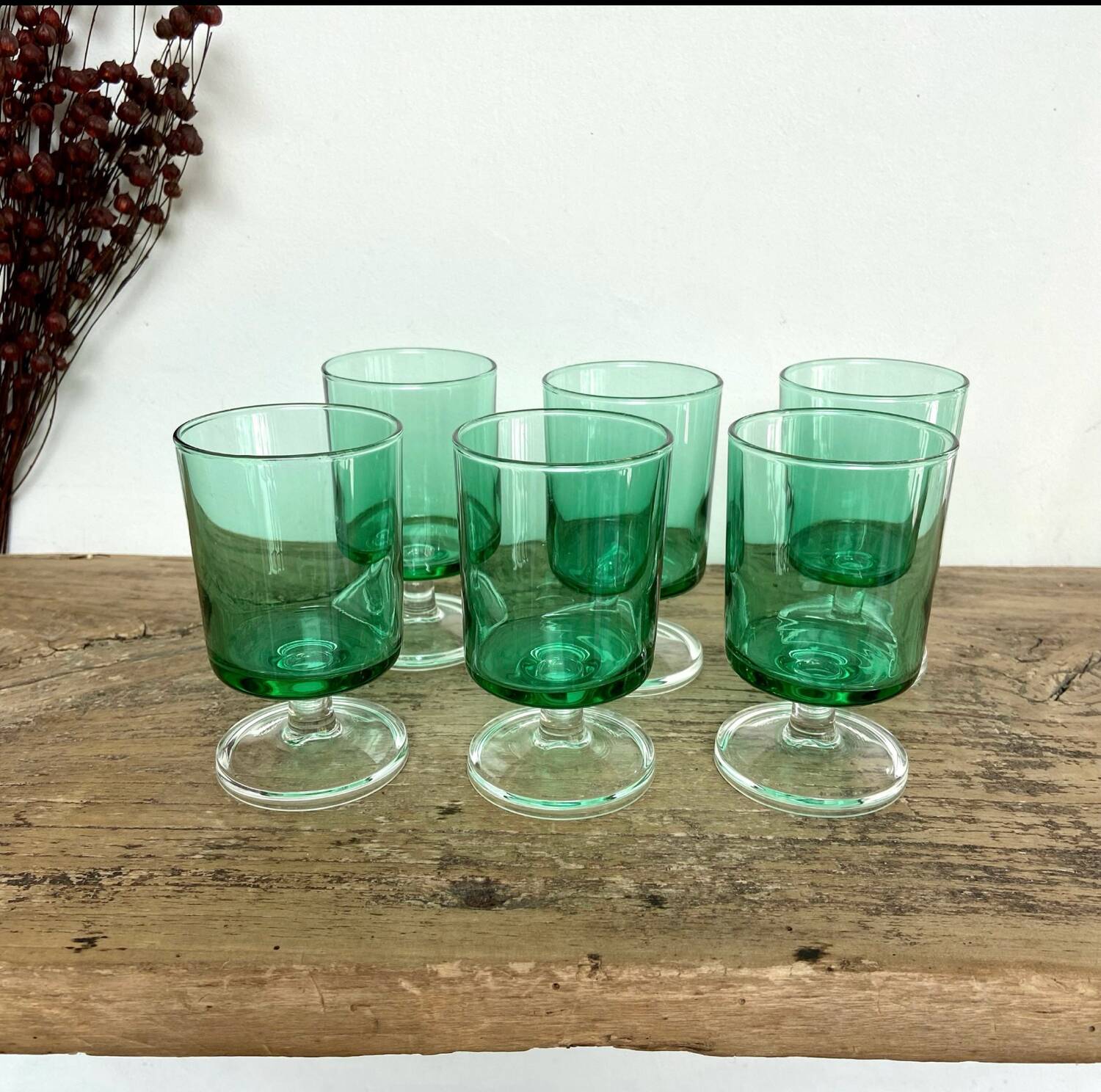6 small emerald green LUMINARC glasses