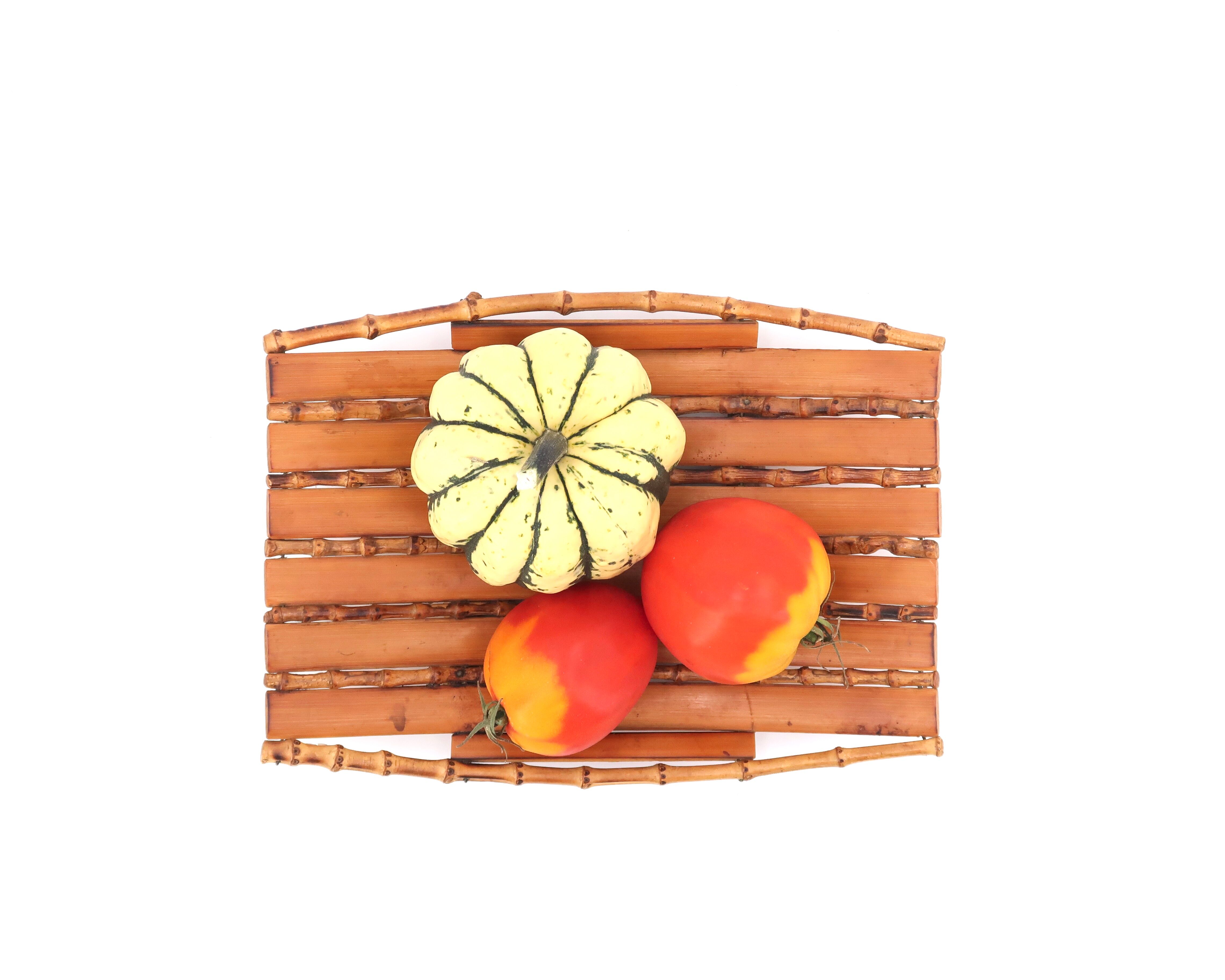 Empty pocket or bamboo fruit bowl