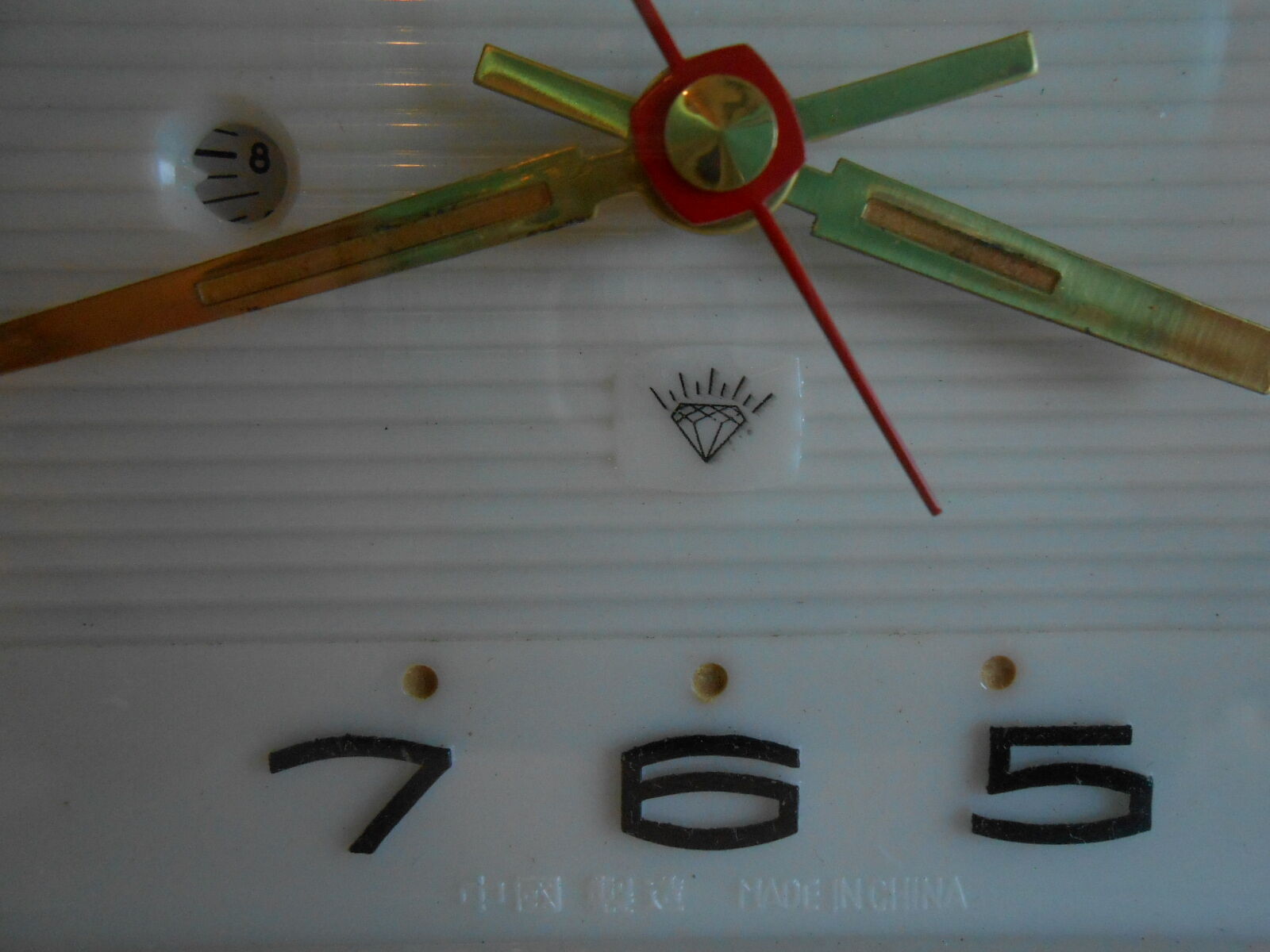 Reveil diamond vintage bakelite chrome