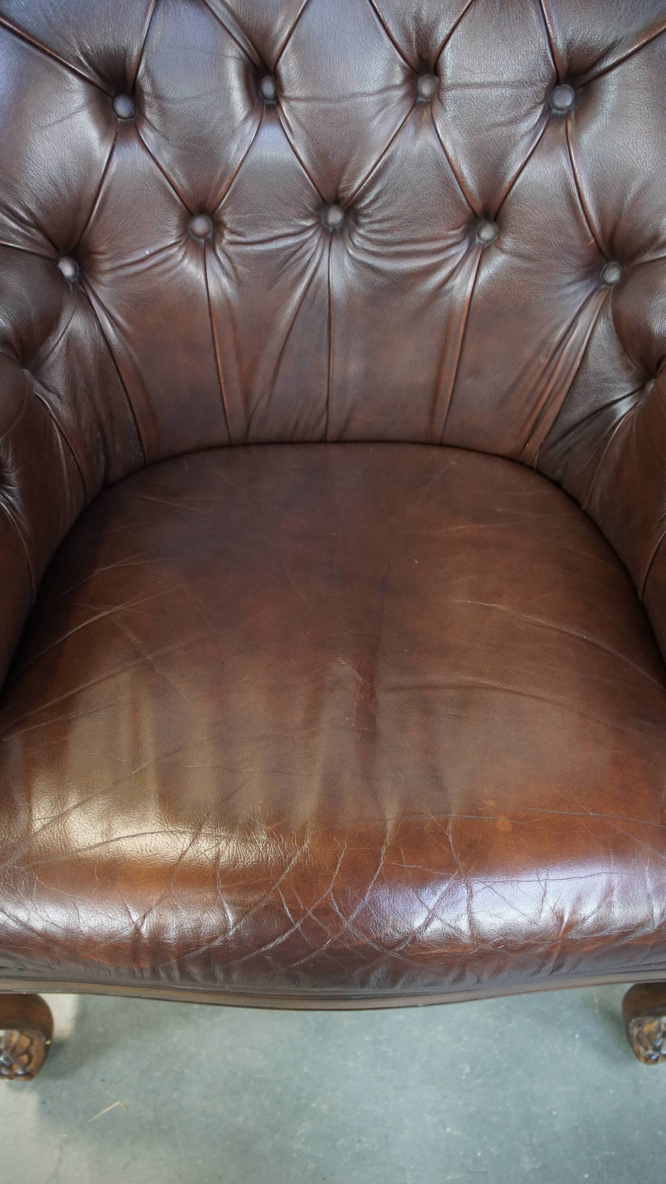 Fauteuil chesterfield anglais classique en cuir de vachette