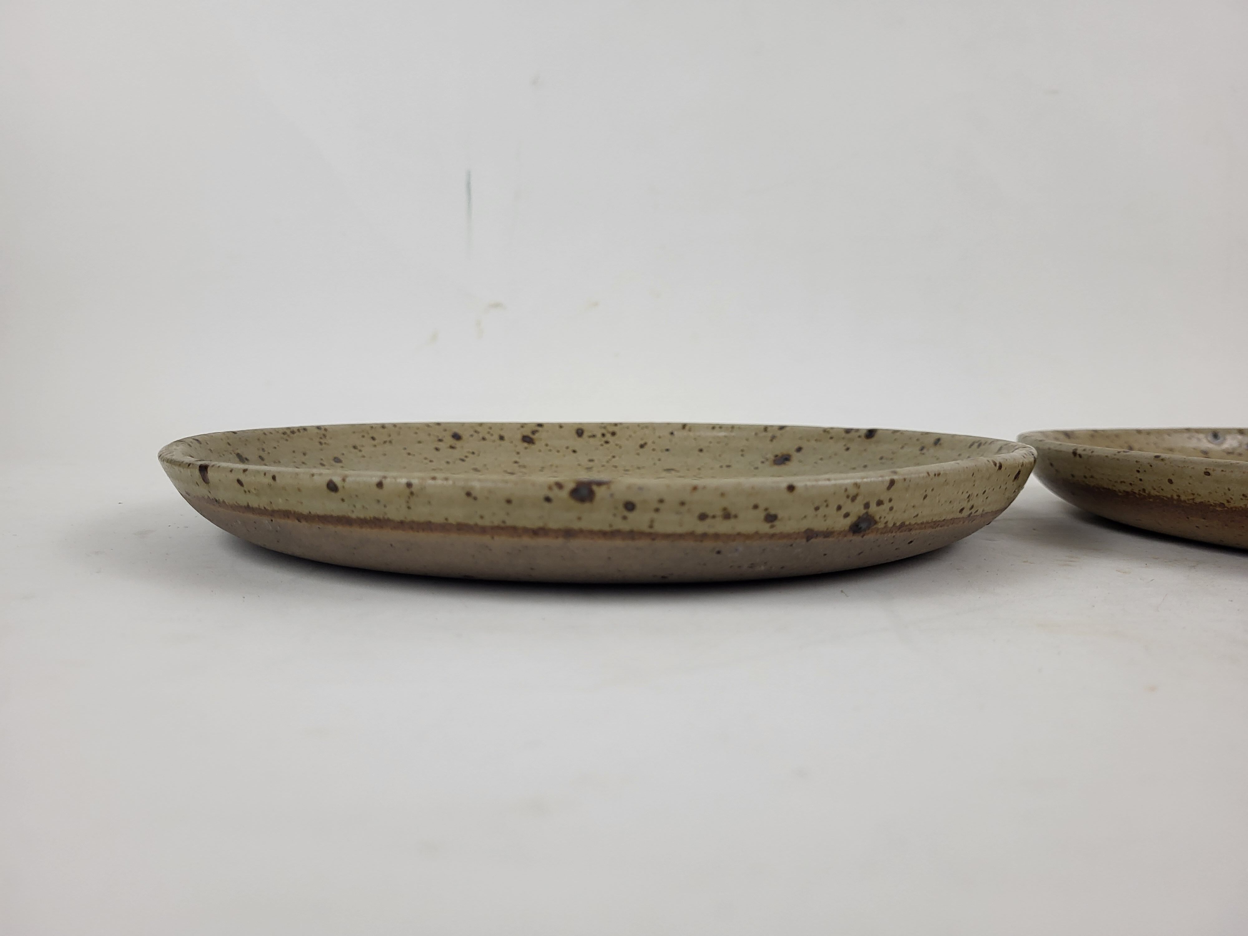 2 dishes in Puisaye pyrite stoneware