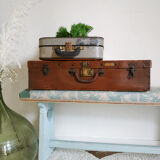 Old case The favorite metal handle
