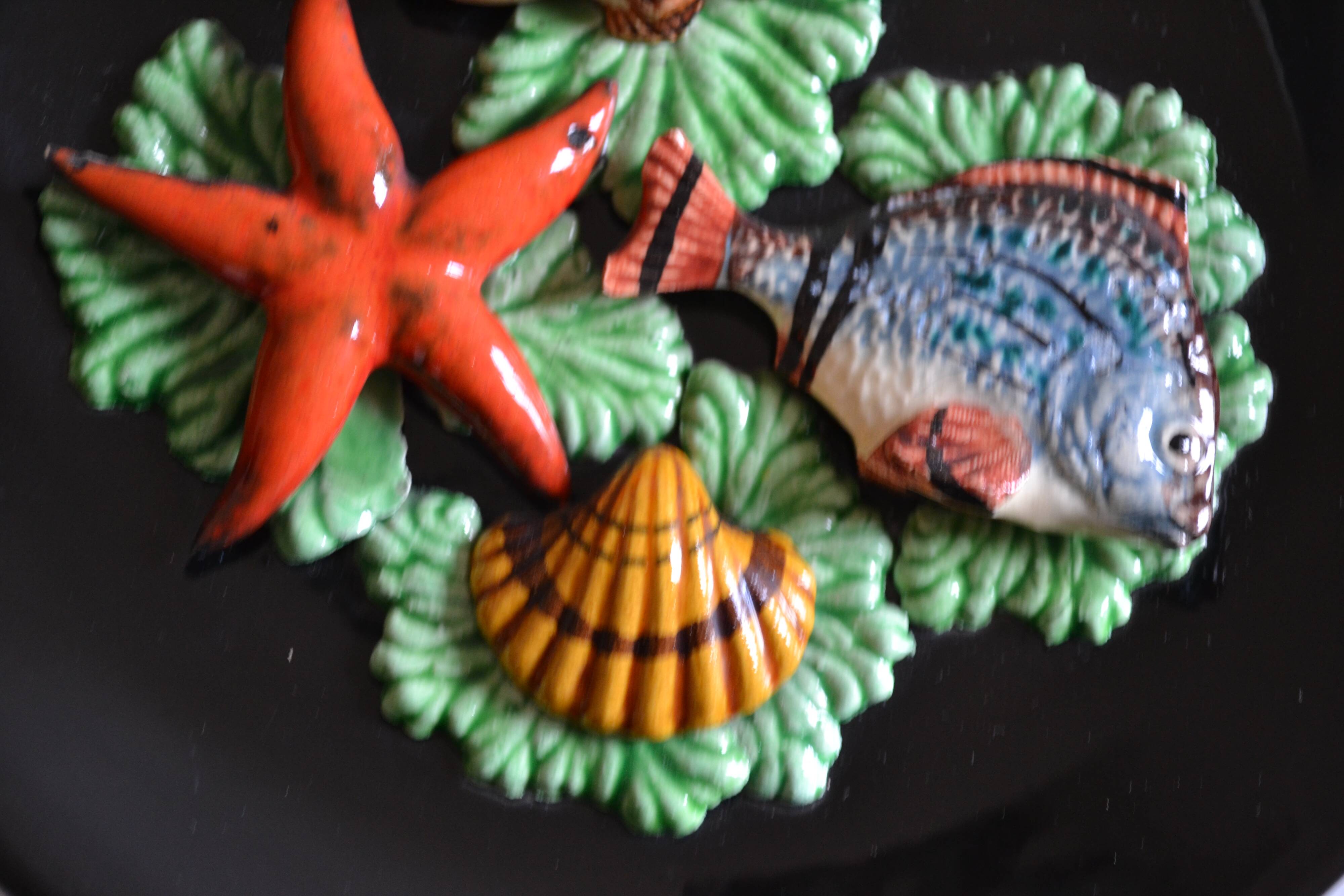 Assiette decor poissons vallauris annees 60