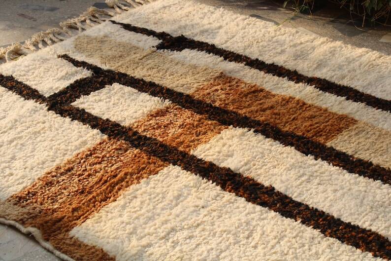 Tapis azilal Tissé main traditionnelle taille 200 x 305 cm