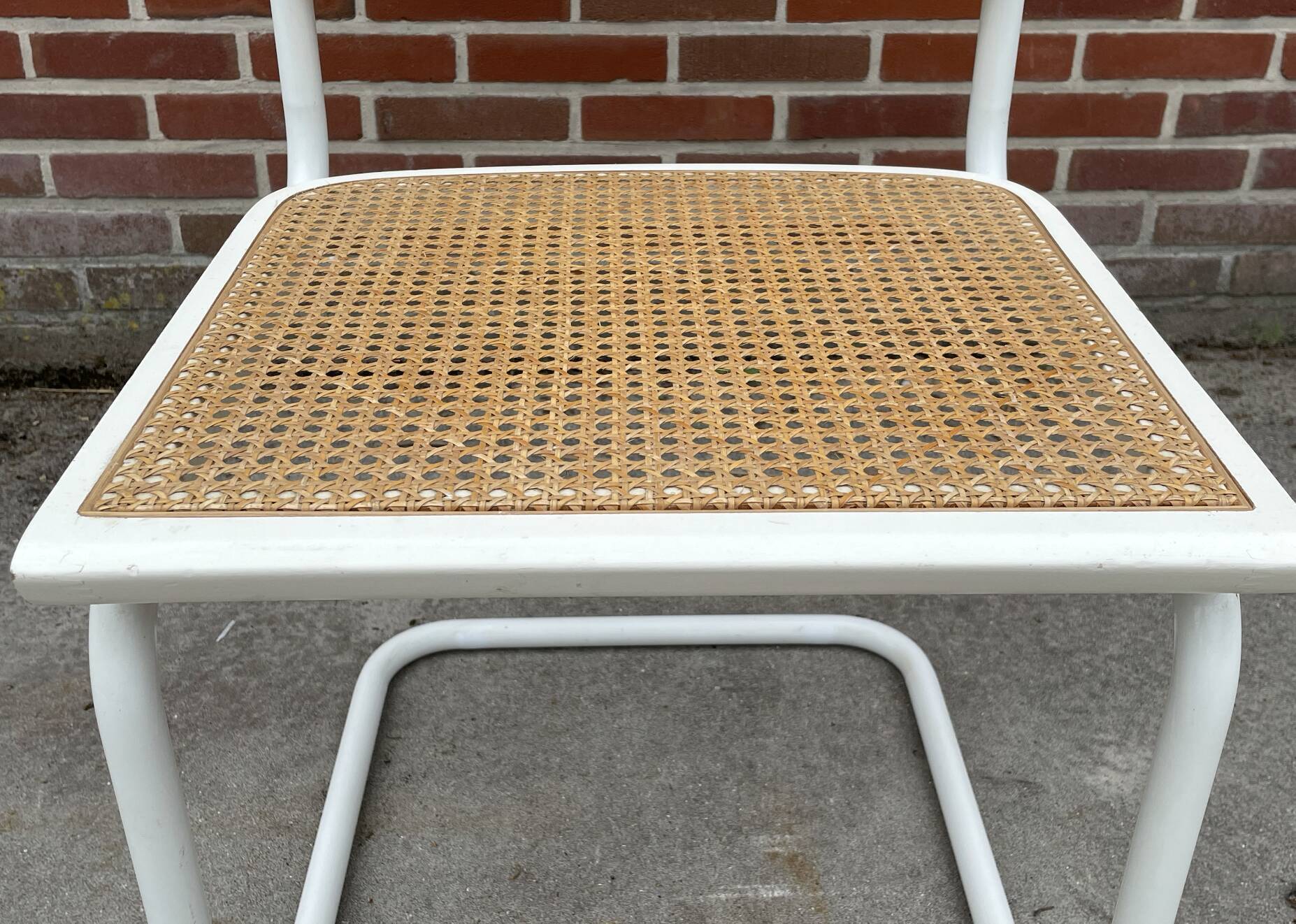 Set of 4 Cesca b32 model chairs in white by Marcel Breuer