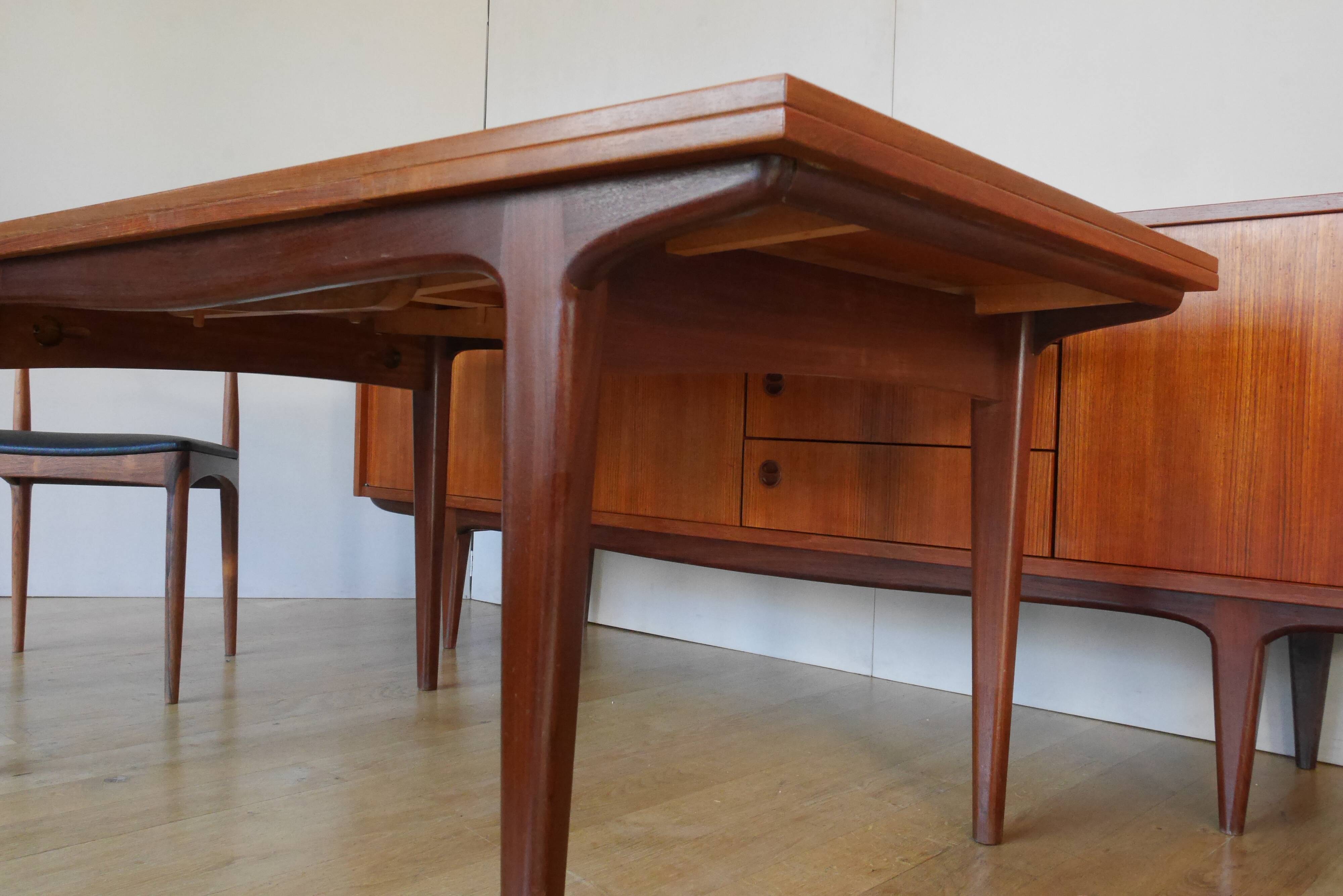 Dining table in rectangular teak extendable Scandinavian design