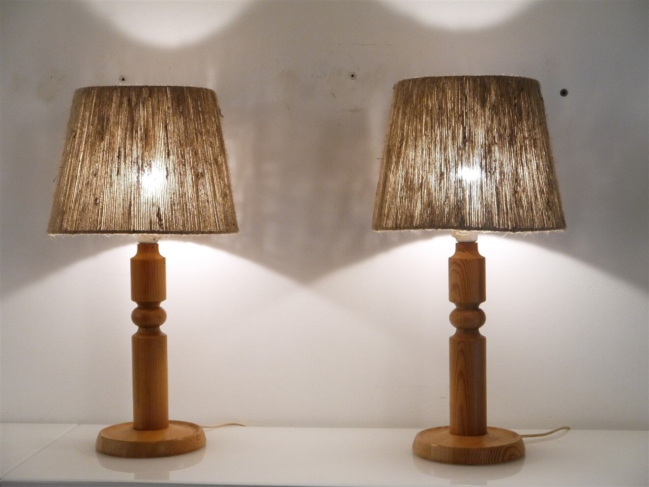 Pair of Scandinavian lamps in wood and rope 1970