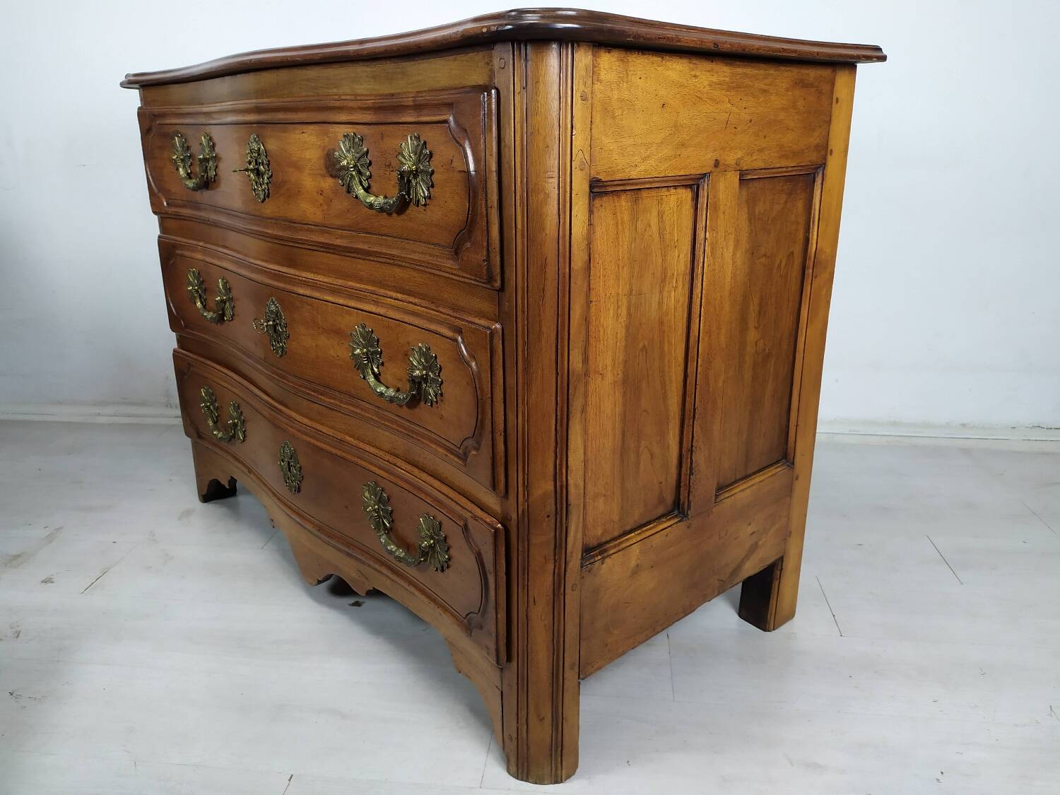 Commode lyonnaise noyer