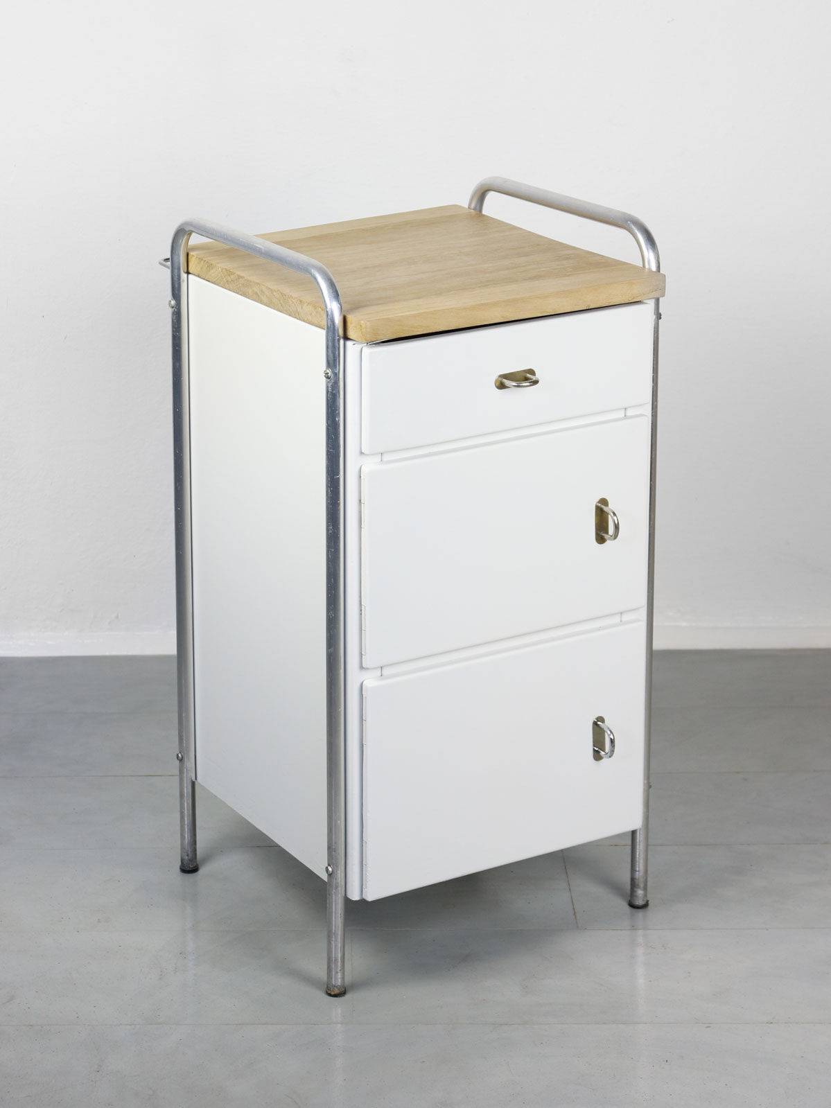 Armoires industrielles du milieu du siècle