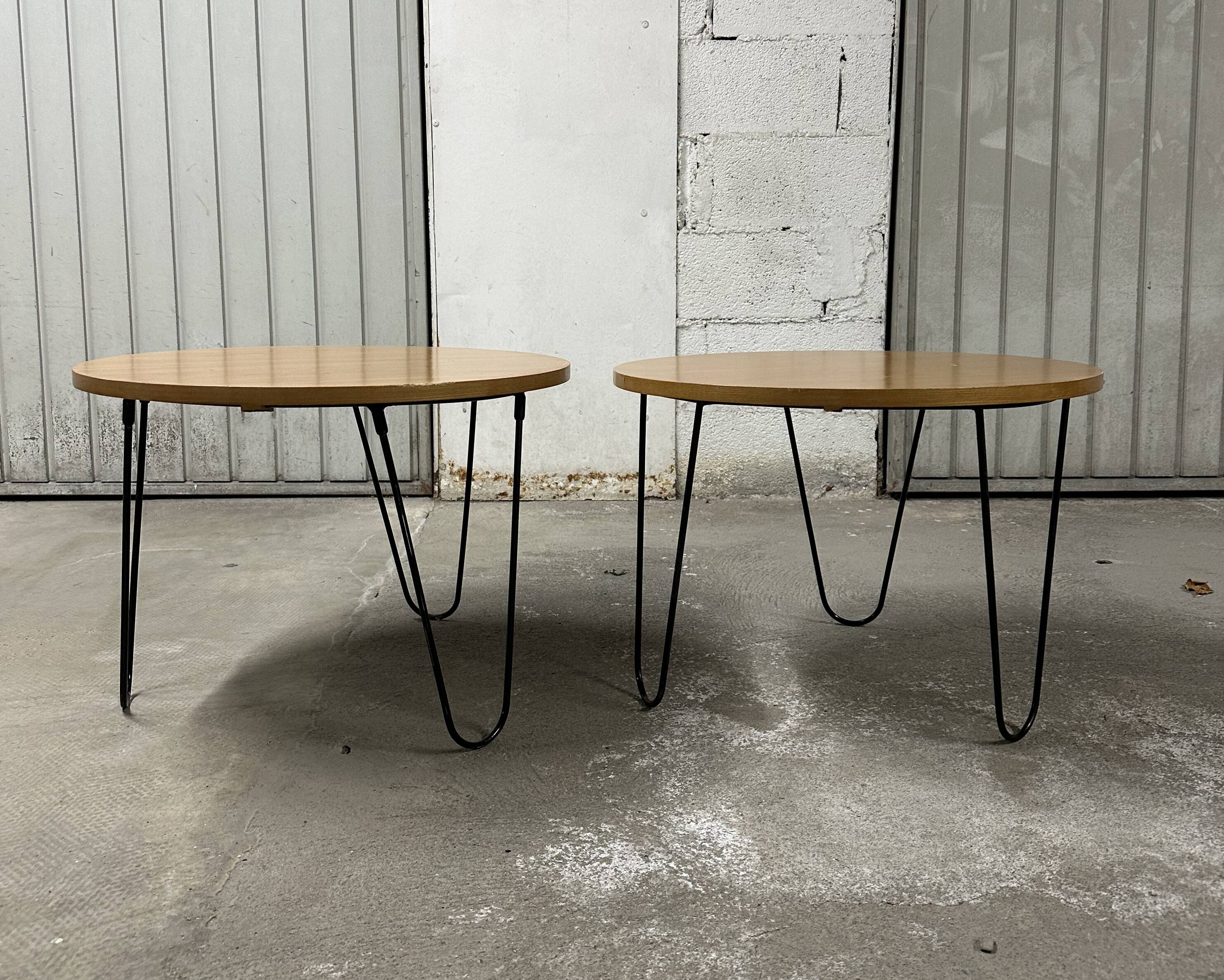 Table basse années 60 pieds épingles et plateau chêne massif