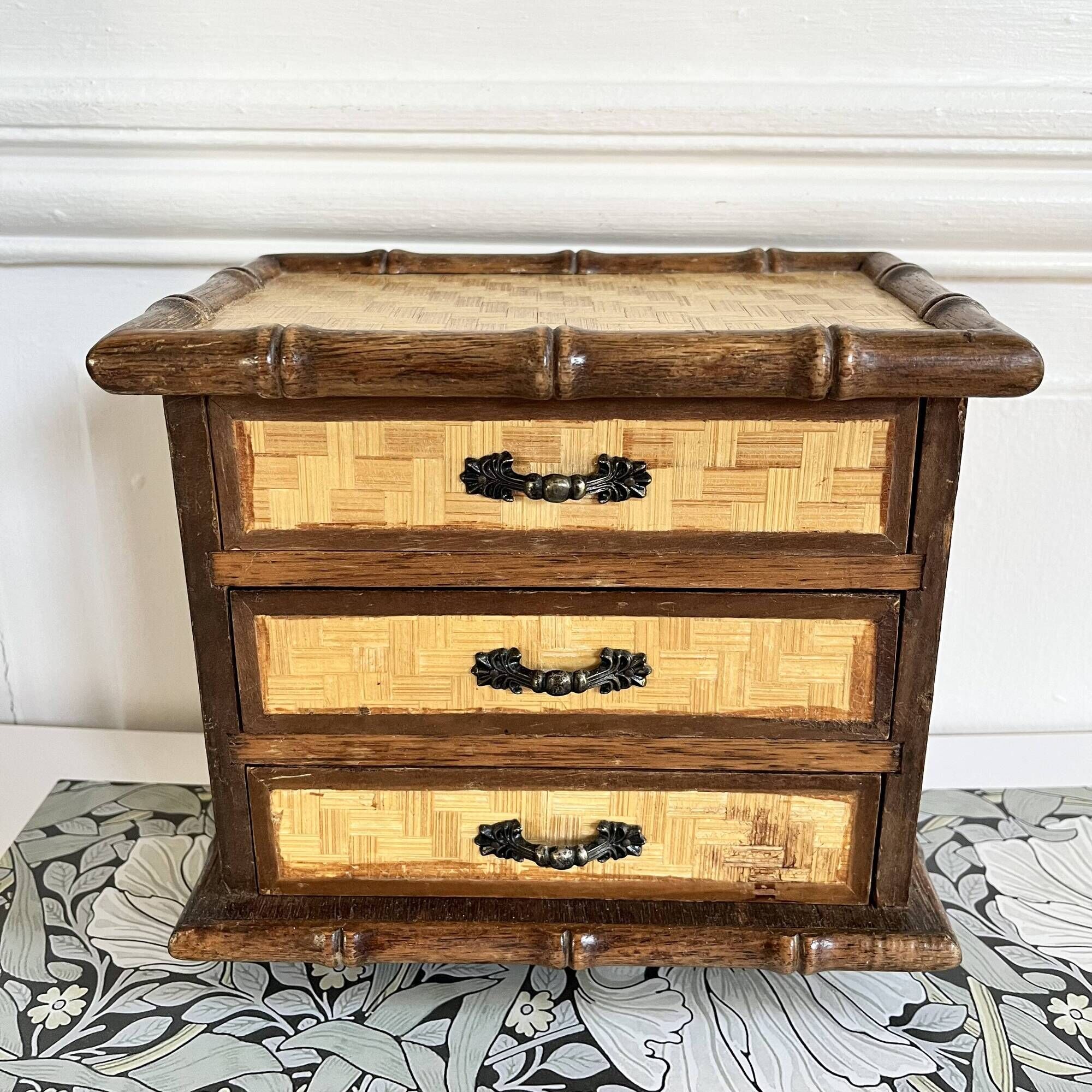 Vintage bamboo 3-drawer chest of drawers jewelry box