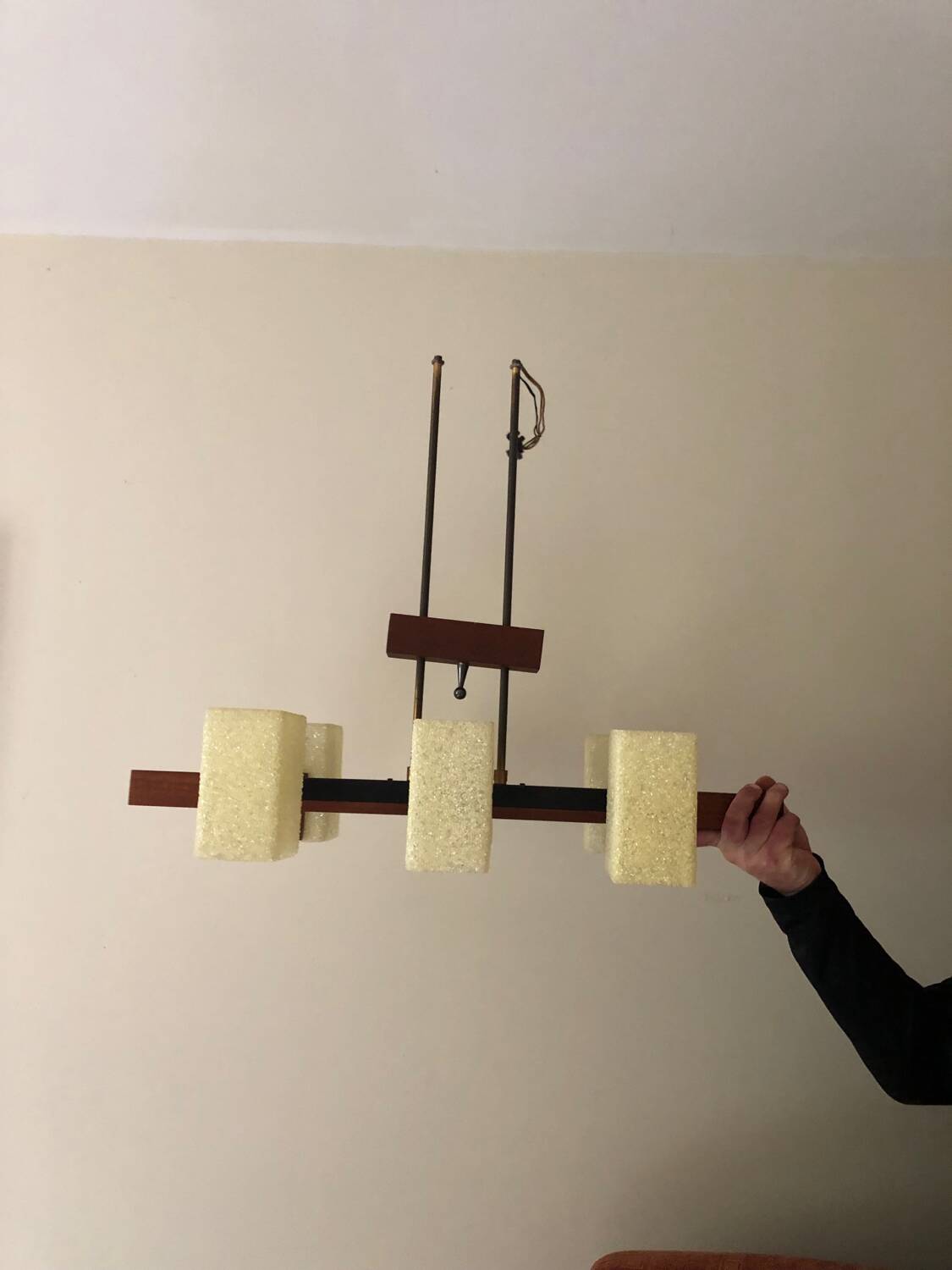 Scandinavian-style teak suspension