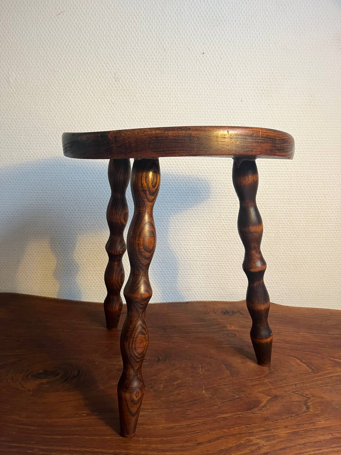 Tabouret bois tripode