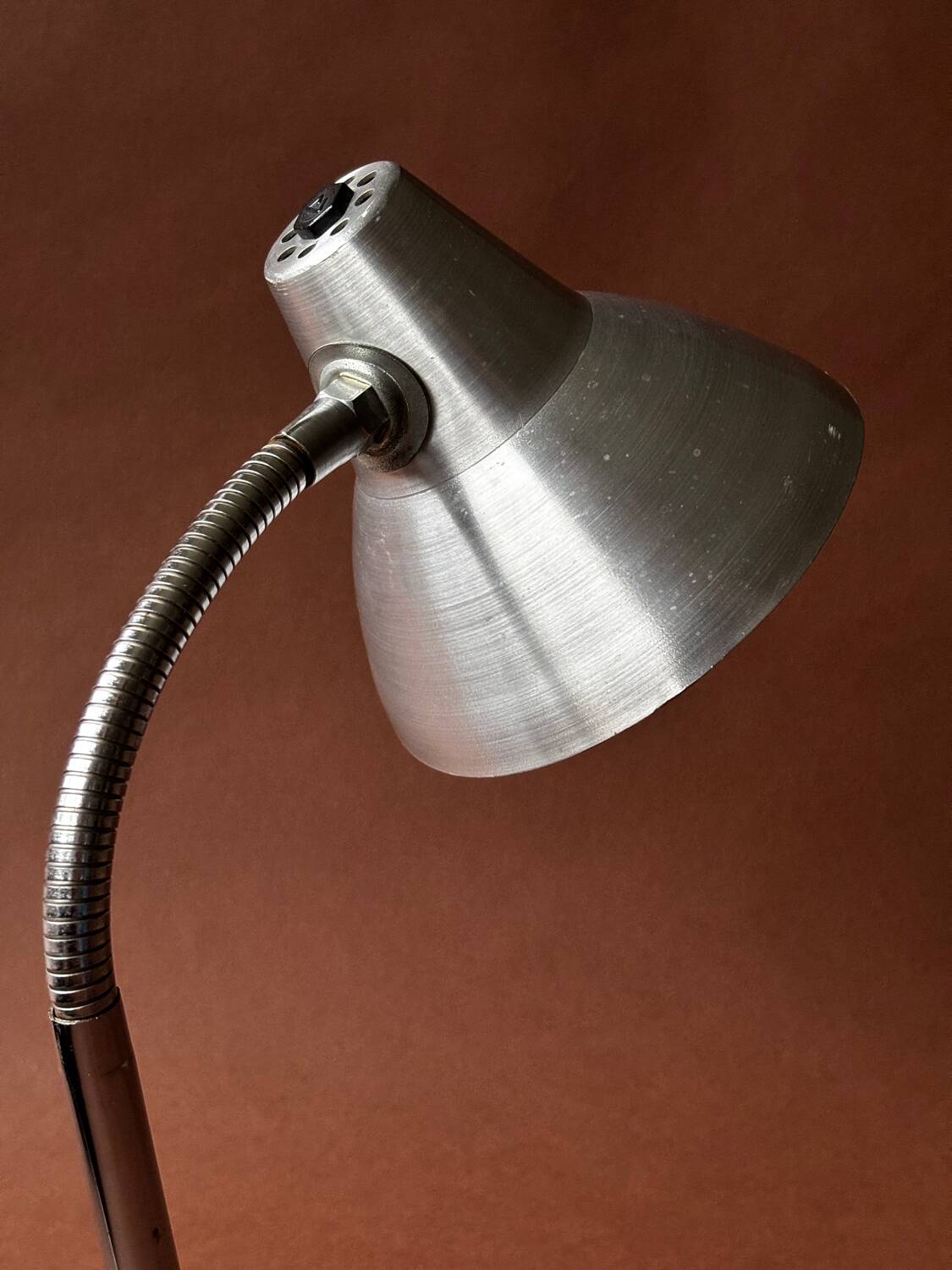 Lampe de bureau vintage en aluminium brossé