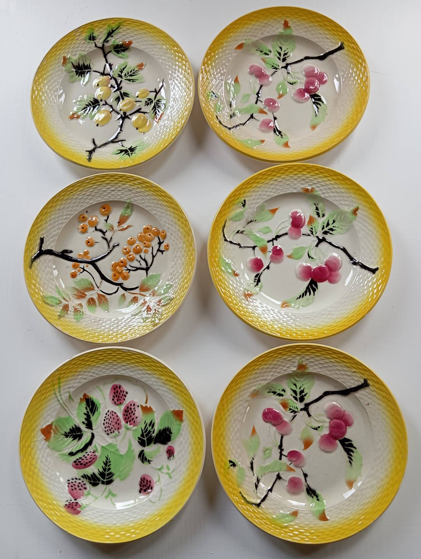 6 Art Deco dessert plates in barbotine. Moulin des Loups.