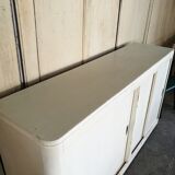 Buffet sliding doors