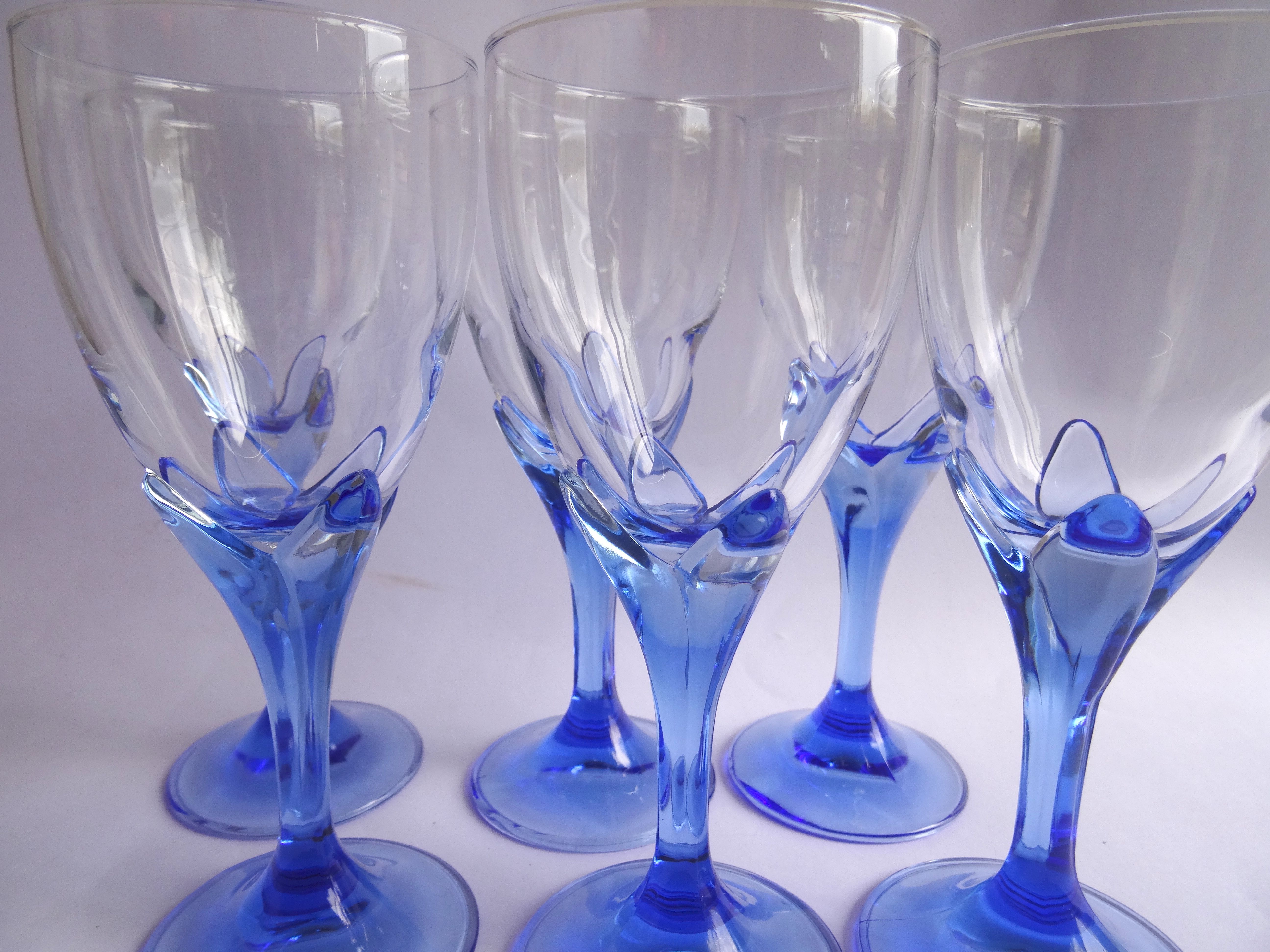 Blue tulip water glasses