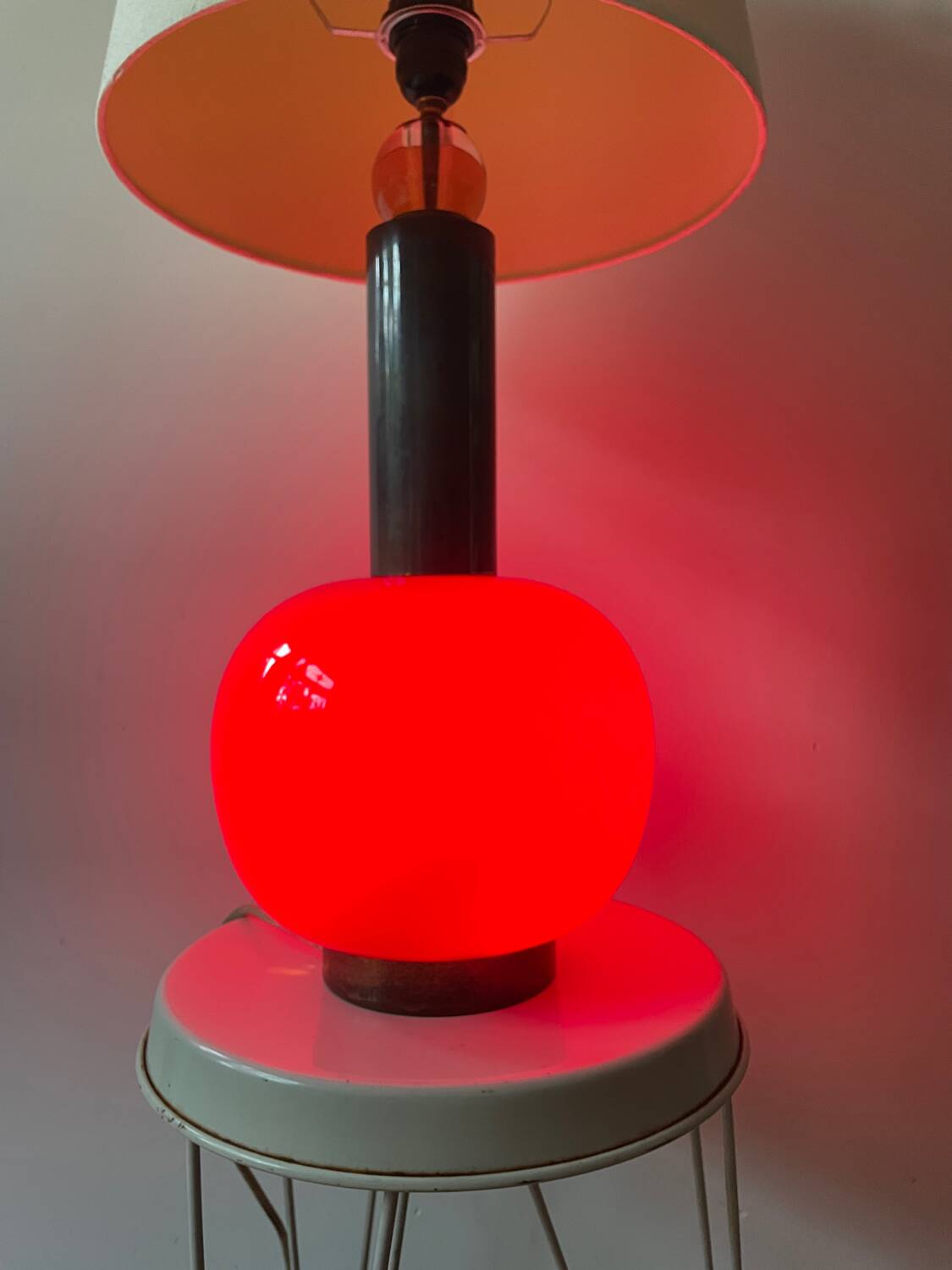 Lampadaire unique en verre de Murano. Design années 60.