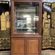 Buffet deux corps vitrine de magasin chêne 1900