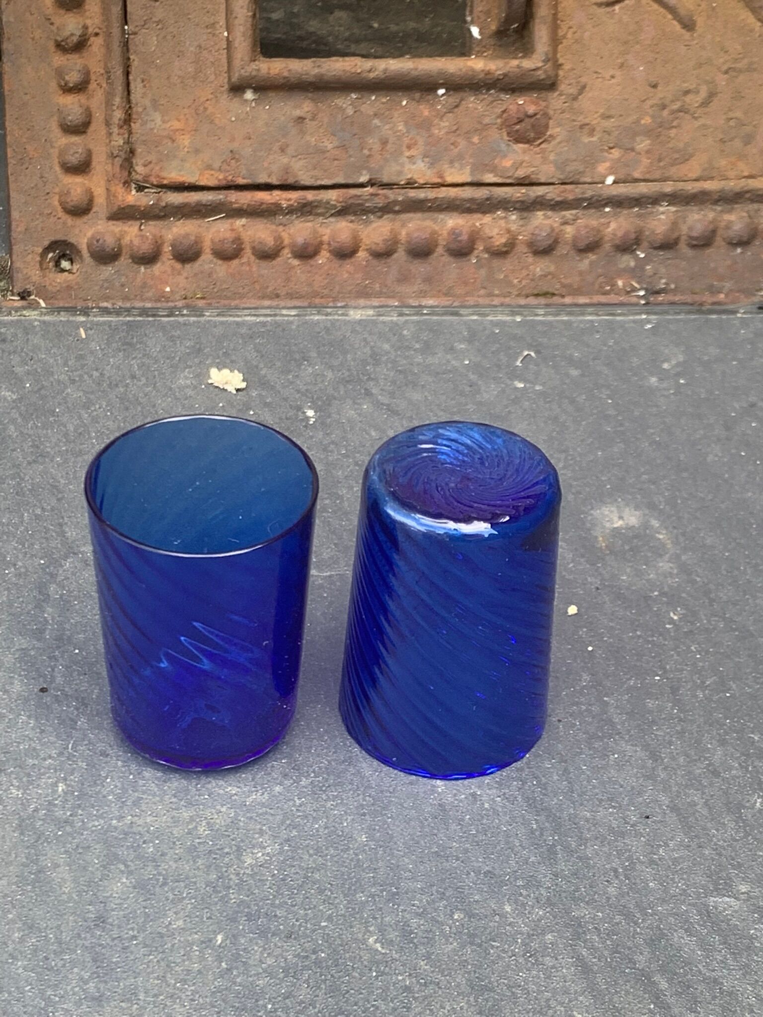 Peacock pattern liqueur decanter and 4 small vintage cobalt blue glasses