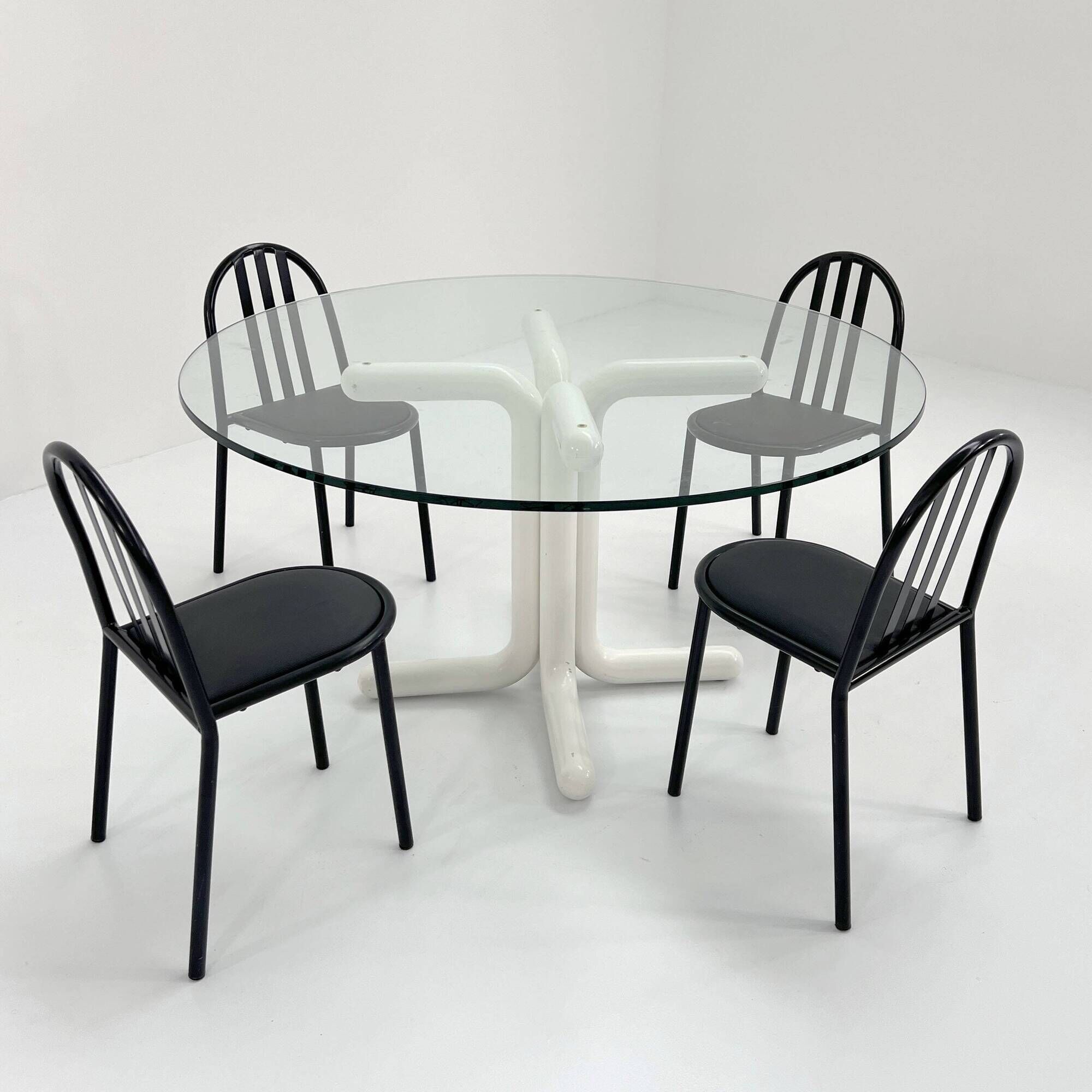 135 cm dining table with thick rounded white wooden legs and glass top, 1980