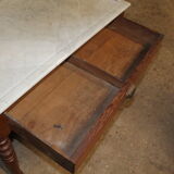 Table dessus en marbre