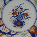 Paire d'assiettes imari Japon décor floral