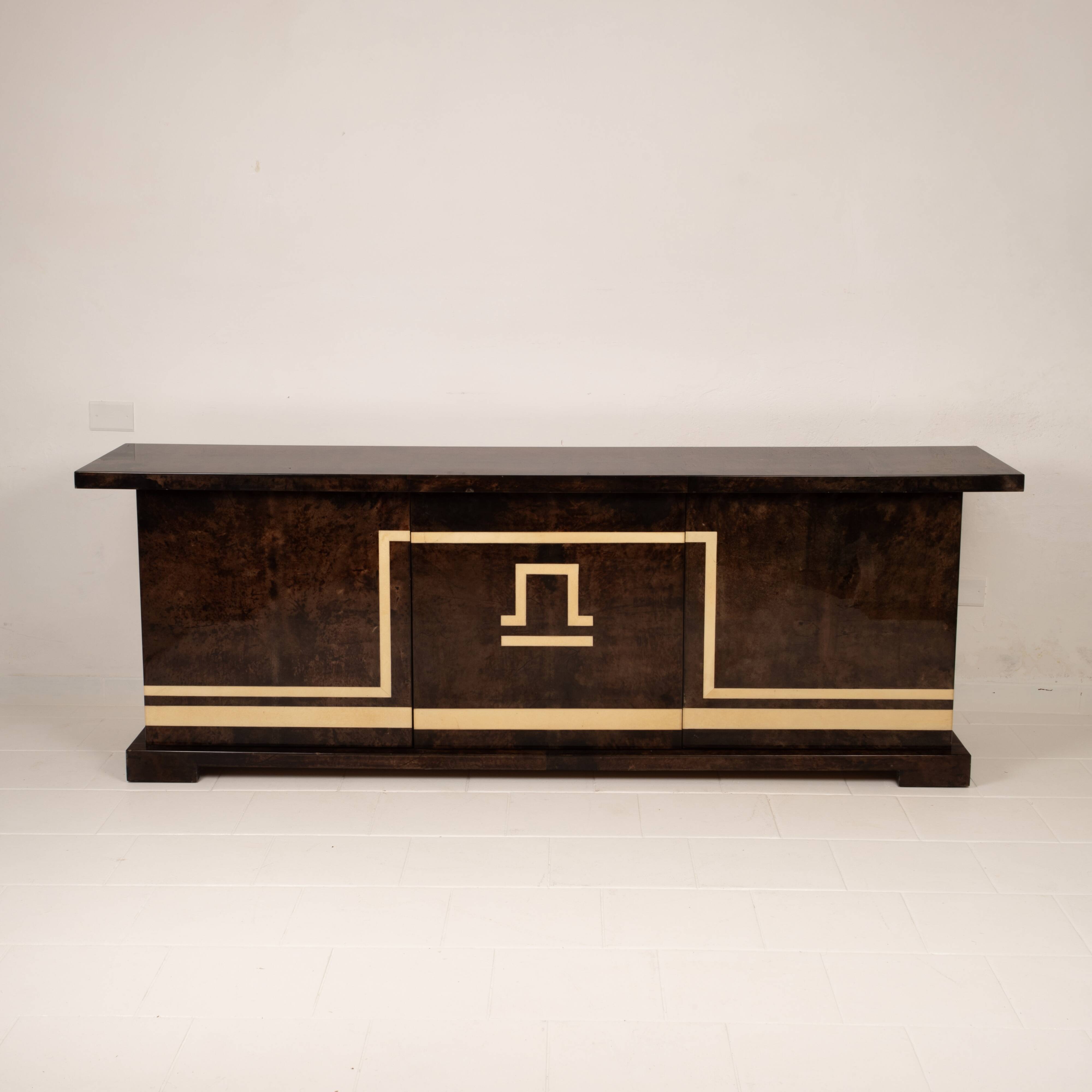 Model 2031D Cabinet by Giorgio Tura & Nucci Valsecchi for Tura Milano 1970