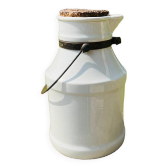 Ancien pot a lait 2Litres en faience blanche laitiere broc
