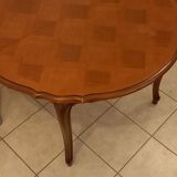 Round table with extension