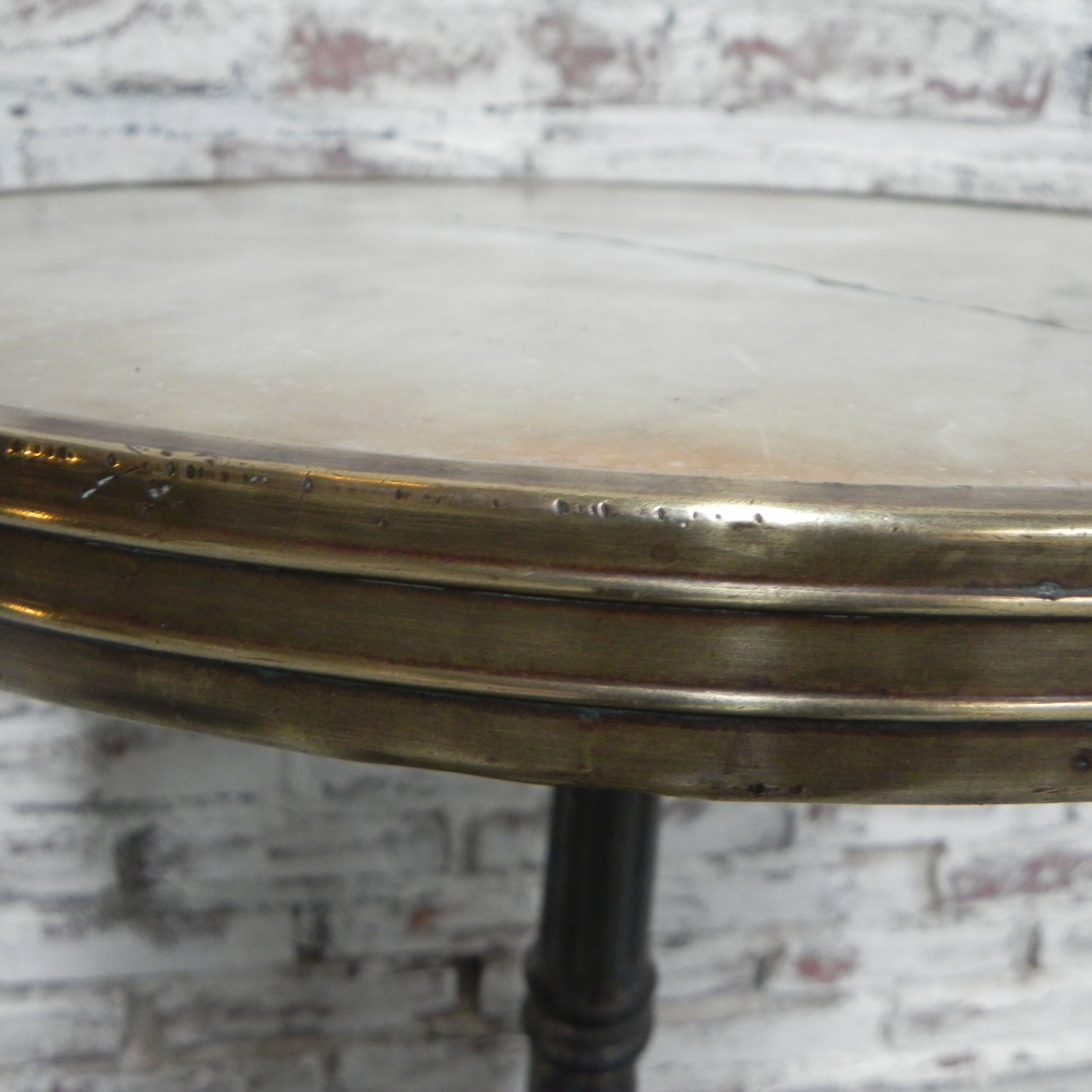 Bistro table with cast iron leg