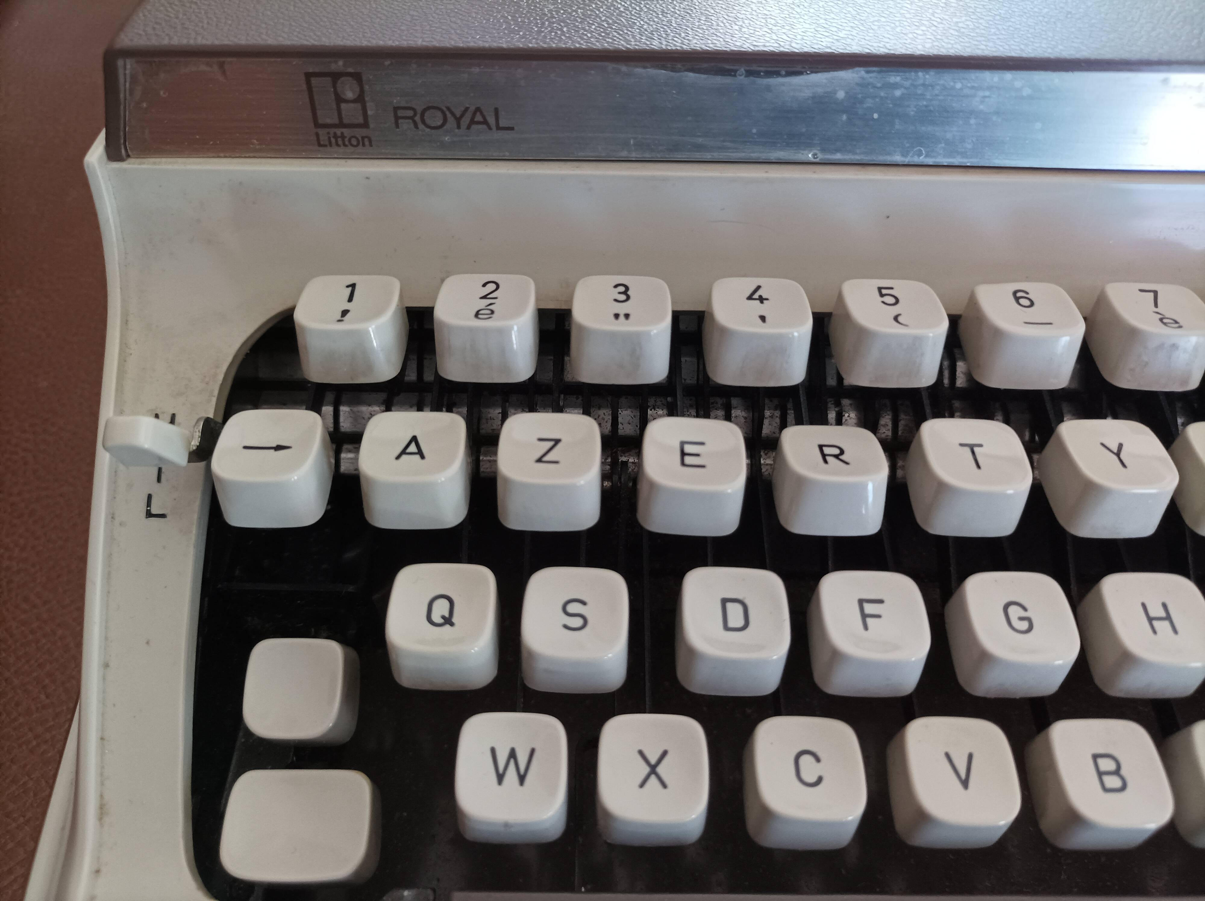 Royal 203 cappuccino & cream revised new ribbon